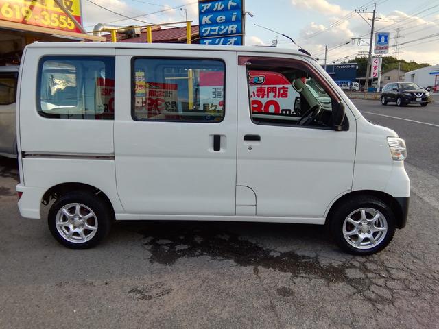 ハイゼットカーゴ スペシャルＳＡＩＩＩ　４ナンバー商用バン　スマートアシスト　アイドリングストップ　衝突軽減ブレーキ　横滑り防止　ラジオ　オートハイビーム　ライトレベライザー　社外１３インチアルミホイール　エアコン　ＰＳ　ＡＢＳ　ＷＡＢ（27枚目）