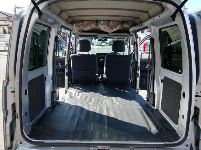 ハイゼットカーゴ ＤＸ　４ナンバー商用バン　走行６８１３０ＫＭ　ＣＤ再生　ラジオ　ライトレベライザー　社外１３インチアルミホイール　エアコン　パワーステアリング　パワーウィンドウ　ＡＢＳ　ダブルエアバック（19枚目）