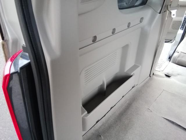 エブリイワゴン ＪＰ　走行５７７７０ｋｍ　禁煙車　電動格納ミラー　キーレス　社外１３インチアルミホイール　ＣＤ　ラジオ　ライトレベライザー　両側スライドドア　エアコン　パワーステアリング　パワーウィンドウ　ＡＢＳ　ＷＡＢ（21枚目）