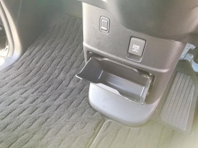 N-BOXカスタム L 走行21880km!両側スライド左側電動 バックカメラ ワンセグTV 車線逸脱警報 衝突軽減ブレーキ 横滑り防止 パーキングアシスト アイドリングストップ オートLEDライト フォグ 前後ドラレコ(8枚目)