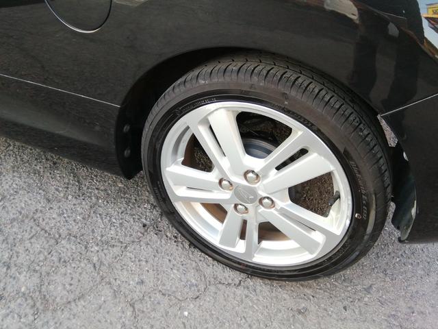 コペン ローブ　ＳＤナビ　ワンセグＴＶ　アイドリングストップ　横滑り防止　ＬＥＤヘッドライト　フォグランプ　ステアリングスイッチ　ＥＴＣ　１６インチアルミホイール　プッシュスタート　スマートキー　オートエアコン（3枚目）