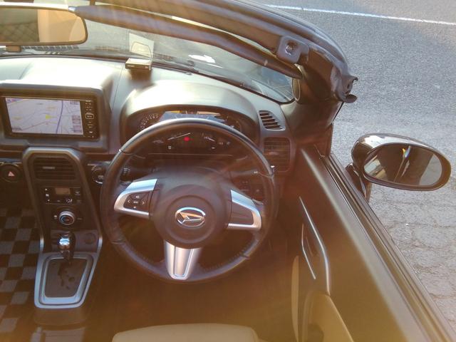 コペン ローブ　ＳＤナビ　ワンセグＴＶ　アイドリングストップ　横滑り防止　ＬＥＤヘッドライト　フォグランプ　ステアリングスイッチ　ＥＴＣ　１６インチアルミホイール　プッシュスタート　スマートキー　オートエアコン（6枚目）