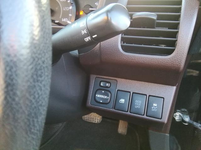 コペン ローブ　ＳＤナビ　ワンセグＴＶ　アイドリングストップ　横滑り防止　ＬＥＤヘッドライト　フォグランプ　ステアリングスイッチ　ＥＴＣ　１６インチアルミホイール　プッシュスタート　スマートキー　オートエアコン（7枚目）