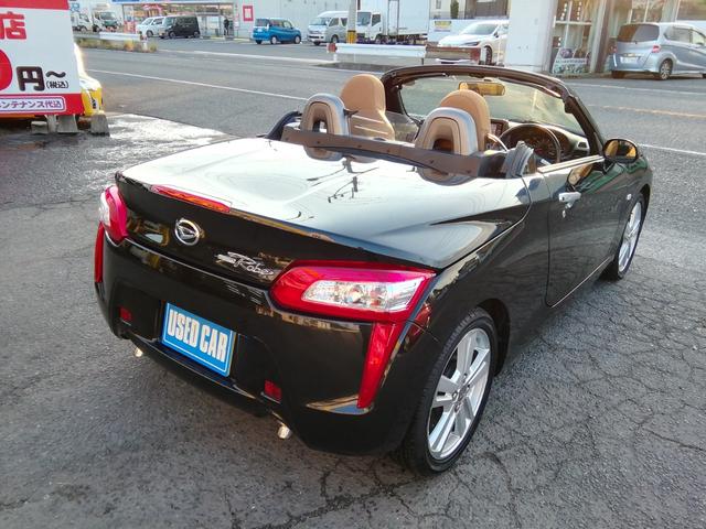 コペン ローブ　ＳＤナビ　ワンセグＴＶ　アイドリングストップ　横滑り防止　ＬＥＤヘッドライト　フォグランプ　ステアリングスイッチ　ＥＴＣ　１６インチアルミホイール　プッシュスタート　スマートキー　オートエアコン（8枚目）