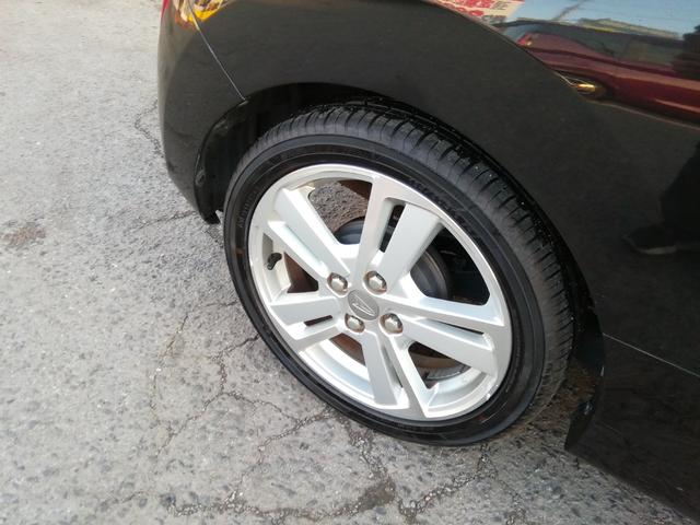 コペン ローブ　ＳＤナビ　ワンセグＴＶ　アイドリングストップ　横滑り防止　ＬＥＤヘッドライト　フォグランプ　ステアリングスイッチ　ＥＴＣ　１６インチアルミホイール　プッシュスタート　スマートキー　オートエアコン（15枚目）