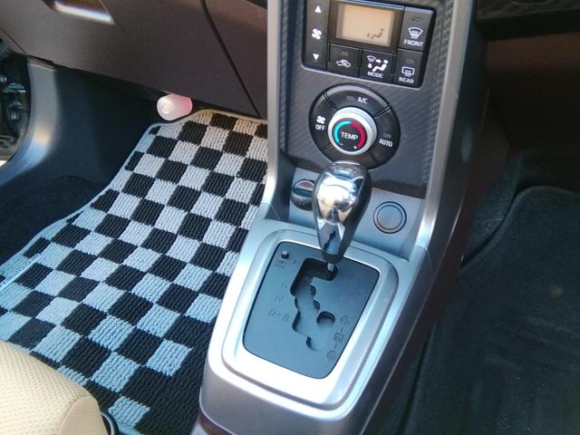 コペン ローブ　ＳＤナビ　ワンセグＴＶ　アイドリングストップ　横滑り防止　ＬＥＤヘッドライト　フォグランプ　ステアリングスイッチ　ＥＴＣ　１６インチアルミホイール　プッシュスタート　スマートキー　オートエアコン（23枚目）