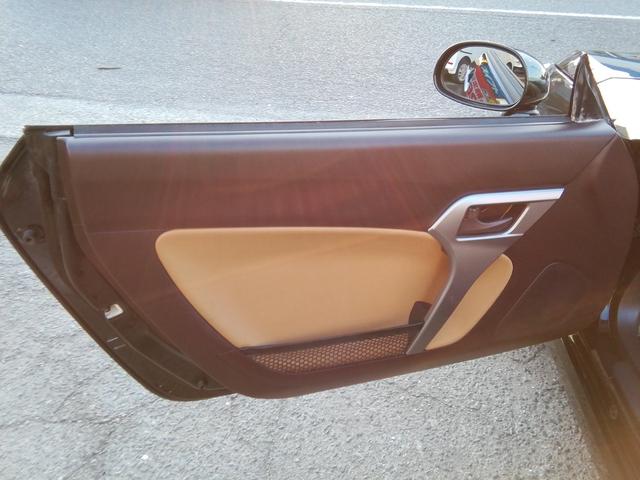 コペン ローブ　ＳＤナビ　ワンセグＴＶ　アイドリングストップ　横滑り防止　ＬＥＤヘッドライト　フォグランプ　ステアリングスイッチ　ＥＴＣ　１６インチアルミホイール　プッシュスタート　スマートキー　オートエアコン（38枚目）