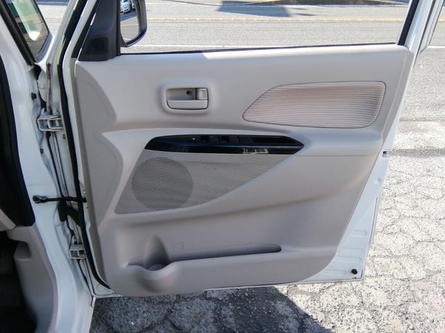 デイズルークス Ｘ　Ｖセレクション＋セーフティＩＩ　全方位カメラ　両側スライド左側電動　衝突軽減ブレーキ　アイドリングストップ　横滑り防止　ＣＤ再生　ラジオ　ライトレベライザー　プッシュスタート　スマートキー　オートエアコン　ＰＳ　ＰＷ　ＡＢＳ　ＷＡＢ（17枚目）