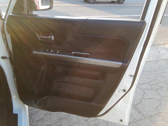 スペーシアカスタムＺ ターボ　走行４６９００ｋｍ　両側スライド左側電動　ナビＴＶ　Ｂｌｕｅｔｏｏｔｈ　ＣＤ／ＤＶＤ再生　車線逸脱警報　衝突軽減ブレーキ　横滑り防止　アイドリングストップ　オートＨＩＤライト　フォグ　１５インチＡＷ（11枚目）