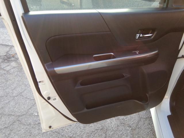 スペーシアカスタムＺ ターボ　走行４６９００ｋｍ　両側スライド左側電動　ナビＴＶ　Ｂｌｕｅｔｏｏｔｈ　ＣＤ／ＤＶＤ再生　車線逸脱警報　衝突軽減ブレーキ　横滑り防止　アイドリングストップ　オートＨＩＤライト　フォグ　１５インチＡＷ（12枚目）