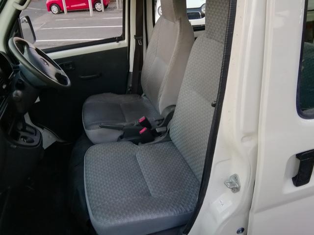 ハイゼットカーゴ スペシャル　走行３３２００ｋｍ　４ＷＤ切替　レンタカーアップ　４ナンバー商用バン　ライトレベライザー　ラジオ　エアコン　パワーステアリング　ダブルエアバック（11枚目）