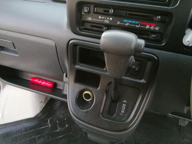 ハイゼットカーゴ スペシャル　走行３３２００ｋｍ　４ＷＤ切替　レンタカーアップ　４ナンバー商用バン　ライトレベライザー　ラジオ　エアコン　パワーステアリング　ダブルエアバック（20枚目）