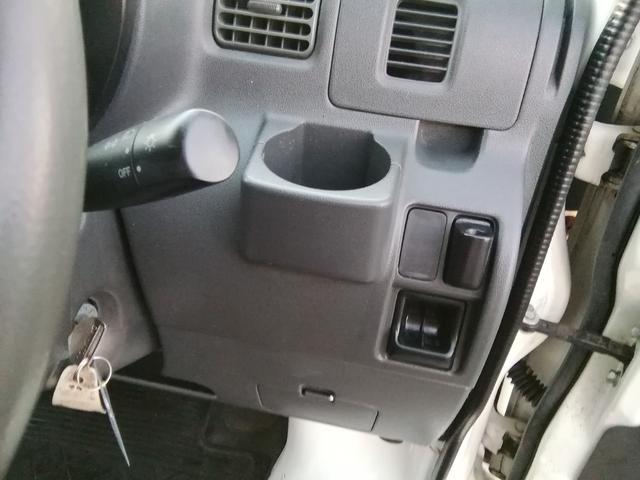 ハイゼットカーゴ スペシャル　走行３３２００ｋｍ　４ＷＤ切替　レンタカーアップ　４ナンバー商用バン　ライトレベライザー　ラジオ　エアコン　パワーステアリング　ダブルエアバック（23枚目）