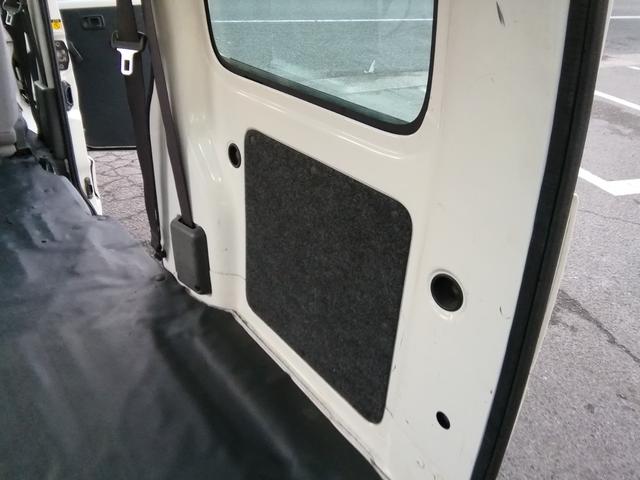 ハイゼットカーゴ スペシャル　走行３３２００ｋｍ　４ＷＤ切替　レンタカーアップ　４ナンバー商用バン　ライトレベライザー　ラジオ　エアコン　パワーステアリング　ダブルエアバック（27枚目）