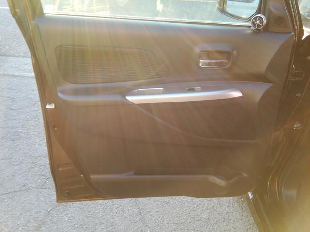 常時６０台以上を展示中！！　展示場以外にも、お客様のご希望の車種や予算に合わせて最良の１台を探します、注文販売も受け付けております！！