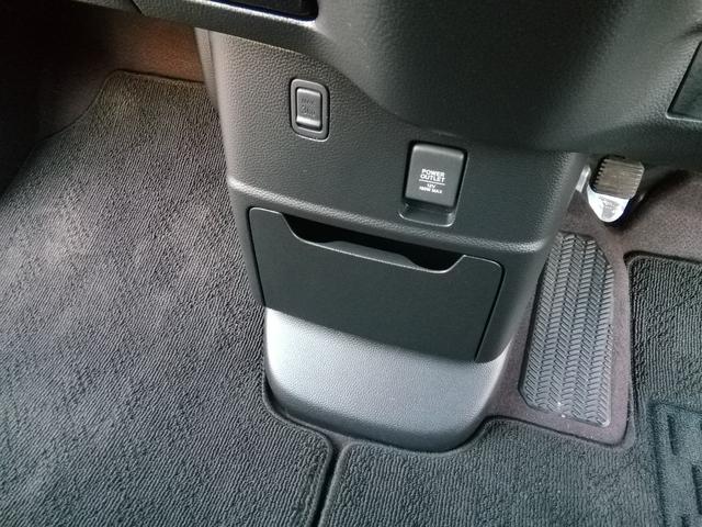 Ｎ－ＢＯＸカスタム Ｇ・Ｌホンダセンシング　両側電動スライドドア　バックカメラ　ナビＴＶ　車線逸脱警報　衝突軽減ブレーキ　横滑り防止　アイドリングストップ　クルーズコントロール　オートＬＥＤライト　電動格納ミラー　プッシュスタート　スマートキー（5枚目）