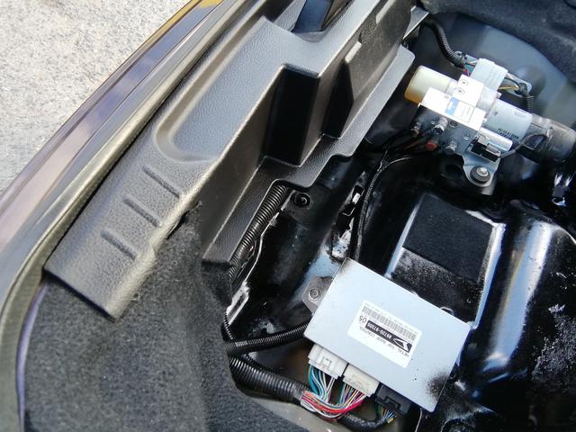 コペン タンレザーエディション 5速MT MOMOステアリング 両席ヒーター付タンレザーシート HIDライト フォグ ETC 社外15インチアルミホイール エアコン パワーステアリング パワーウィンドウ ABS ダブルエアバック(3枚目)