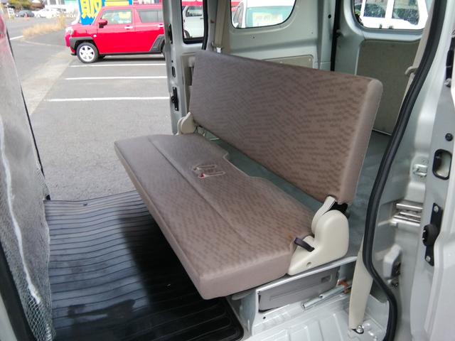 ミニキャブバン Ｍ　走行１９５５０ｋｍ！　４ナンバー商用バン　バックカメラ　ＳＤナビ　ワンセグＴＶ　ＣＤ再生　ライトレベライザー　エアコン　パワーステアリング　ダブルエアバック（4枚目）