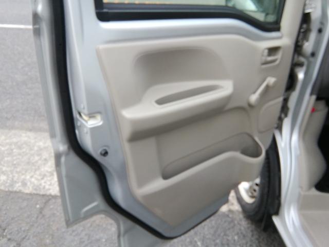 ミニキャブバン Ｍ　走行１９５５０ｋｍ！　４ナンバー商用バン　バックカメラ　ＳＤナビ　ワンセグＴＶ　ＣＤ再生　ライトレベライザー　エアコン　パワーステアリング　ダブルエアバック（18枚目）