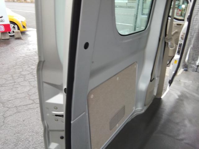 ミニキャブバン Ｍ　走行１９５５０ｋｍ！　４ナンバー商用バン　バックカメラ　ＳＤナビ　ワンセグＴＶ　ＣＤ再生　ライトレベライザー　エアコン　パワーステアリング　ダブルエアバック（21枚目）