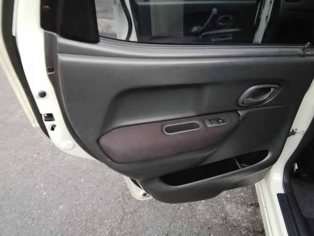 Keiワークス ベースグレード 5速MT RECAROシート 社外15インチアルミホイール フォグランプ CD再生 ラジオ 電動格納ミラー キーレス エアコン パワーステアリング パワーウィンドウ ABS ダブルエアバック(6枚目)