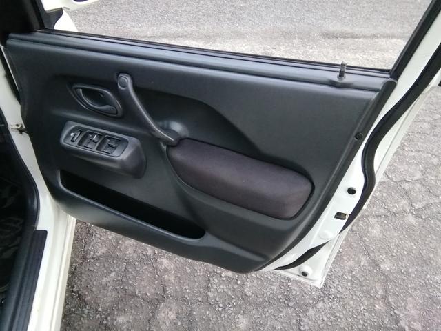 Keiワークス ベースグレード 5速MT RECAROシート 社外15インチアルミホイール フォグランプ CD再生 ラジオ 電動格納ミラー キーレス エアコン パワーステアリング パワーウィンドウ ABS ダブルエアバック(36枚目)