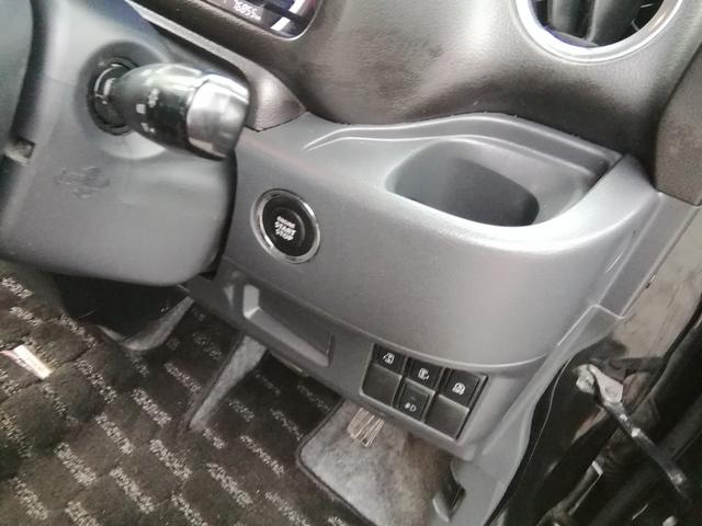 スペーシアカスタム ＴＳ　両側電動スライドドア　ナビ　ＣＤ／ＤＶＤ再生　オートＨＩＤライト　フォグランプ　アイドリングストップ　電動格納ミラー　１５インチアルミホイール　プッシュスタート　スマートキー　オートエアコン　ＰＳ（7枚目）