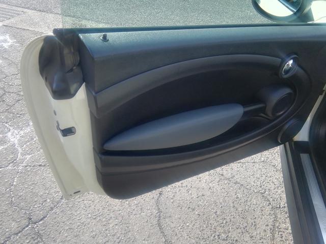 MINI クーパー 走行53331km ETC 電動格納ミラー LEDライト フォグランプ CD再生 16インチアルミホイール プッシュスタート スマートキー オートエアコン パワーステアリング パワーウィンドウ ABS(15枚目)