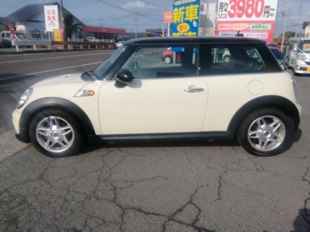 MINI クーパー 走行53331km ETC 電動格納ミラー LEDライト フォグランプ CD再生 16インチアルミホイール プッシュスタート スマートキー オートエアコン パワーステアリング パワーウィンドウ ABS(17枚目)