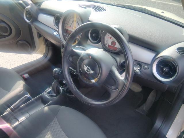 MINI クーパー 走行53331km ETC 電動格納ミラー LEDライト フォグランプ CD再生 16インチアルミホイール プッシュスタート スマートキー オートエアコン パワーステアリング パワーウィンドウ ABS(18枚目)
