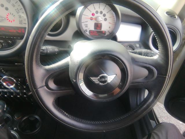 MINI クーパー 走行53331km ETC 電動格納ミラー LEDライト フォグランプ CD再生 16インチアルミホイール プッシュスタート スマートキー オートエアコン パワーステアリング パワーウィンドウ ABS(23枚目)