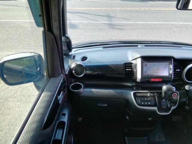 Ｎ－ＢＯＸカスタム Ｇ　ＳＳパッケージ　両側電動スライドドア　ＳＤナビ　ワンセグＴＶ　バックカメラ　ＣＤ／ＤＶＤ　Ｂｌｕｅｔｏｏｔｈ　オートＨＩＤライト　フォグランプ　衝突軽減ブレーキ　横滑り防止　アイドリングストップ　１４インチＡＷ（12枚目）