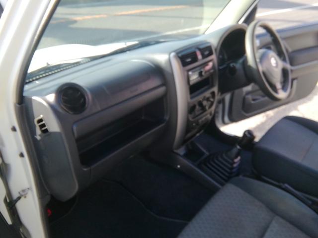 ＡＺオフロード ＸＣ　５速ＭＴ　４ＷＤ切替　ルーフレール　背面タイヤ　フォグランプ　ＣＤ再生　ライトレベライザー　電動格納ミラー　１６インチアルミホイール　エアコン　パワーステアリング　パワーウィンドウ　ＡＢＳ（23枚目）