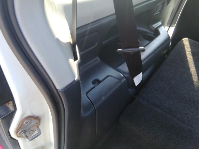 ＡＺオフロード ＸＣ　５速ＭＴ　４ＷＤ切替　ルーフレール　背面タイヤ　フォグランプ　ＣＤ再生　ライトレベライザー　電動格納ミラー　１６インチアルミホイール　エアコン　パワーステアリング　パワーウィンドウ　ＡＢＳ（24枚目）