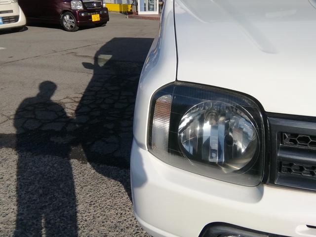 ＡＺオフロード ＸＣ　５速ＭＴ　４ＷＤ切替　ルーフレール　背面タイヤ　フォグランプ　ＣＤ再生　ライトレベライザー　電動格納ミラー　１６インチアルミホイール　エアコン　パワーステアリング　パワーウィンドウ　ＡＢＳ（26枚目）