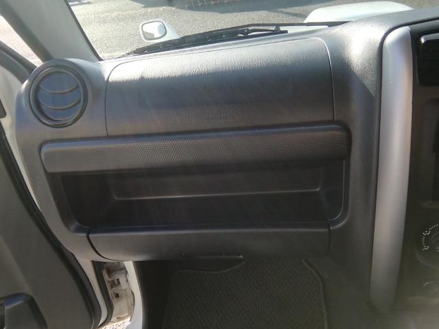 ＡＺオフロード ＸＣ　５速ＭＴ　４ＷＤ切替　ルーフレール　背面タイヤ　フォグランプ　ＣＤ再生　ライトレベライザー　電動格納ミラー　１６インチアルミホイール　エアコン　パワーステアリング　パワーウィンドウ　ＡＢＳ（35枚目）