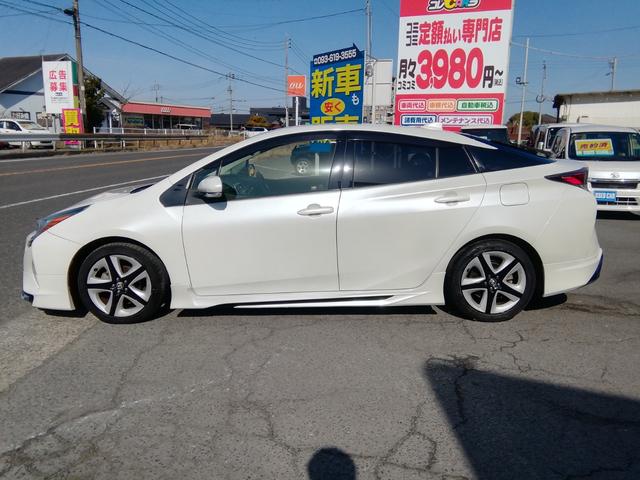 プリウス Ｓツーリングセレクション　モデリスタエアロ　ＳＤナビ　バックカメラ　フルセグＴＶ　Ｂｌｕｅｔｏｏｔｈ　ＣＤ／ＤＶＤ　クルーズコントロール　アイドリングストップ　衝突軽減ブレーキ　横滑り防止　オートＬＥＤライト　１７インチＡＷ（4枚目）