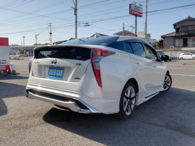 プリウス Ｓツーリングセレクション　モデリスタエアロ　ＳＤナビ　バックカメラ　フルセグＴＶ　Ｂｌｕｅｔｏｏｔｈ　ＣＤ／ＤＶＤ　クルーズコントロール　アイドリングストップ　衝突軽減ブレーキ　横滑り防止　オートＬＥＤライト　１７インチＡＷ（6枚目）