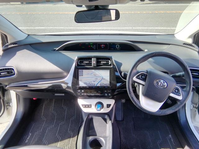 プリウス Ｓツーリングセレクション　モデリスタエアロ　ＳＤナビ　バックカメラ　フルセグＴＶ　Ｂｌｕｅｔｏｏｔｈ　ＣＤ／ＤＶＤ　クルーズコントロール　アイドリングストップ　衝突軽減ブレーキ　横滑り防止　オートＬＥＤライト　１７インチＡＷ（14枚目）