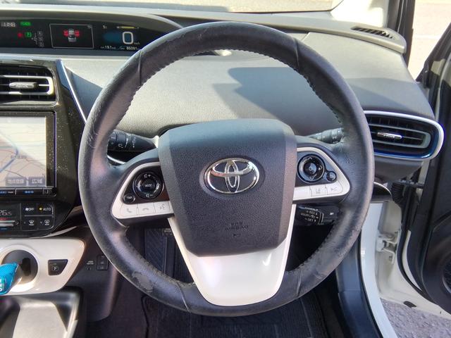 プリウス Ｓツーリングセレクション　モデリスタエアロ　ＳＤナビ　バックカメラ　フルセグＴＶ　Ｂｌｕｅｔｏｏｔｈ　ＣＤ／ＤＶＤ　クルーズコントロール　アイドリングストップ　衝突軽減ブレーキ　横滑り防止　オートＬＥＤライト　１７インチＡＷ（20枚目）