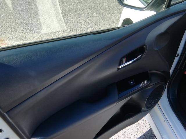 プリウス Ｓツーリングセレクション　モデリスタエアロ　ＳＤナビ　バックカメラ　フルセグＴＶ　Ｂｌｕｅｔｏｏｔｈ　ＣＤ／ＤＶＤ　クルーズコントロール　アイドリングストップ　衝突軽減ブレーキ　横滑り防止　オートＬＥＤライト　１７インチＡＷ（21枚目）