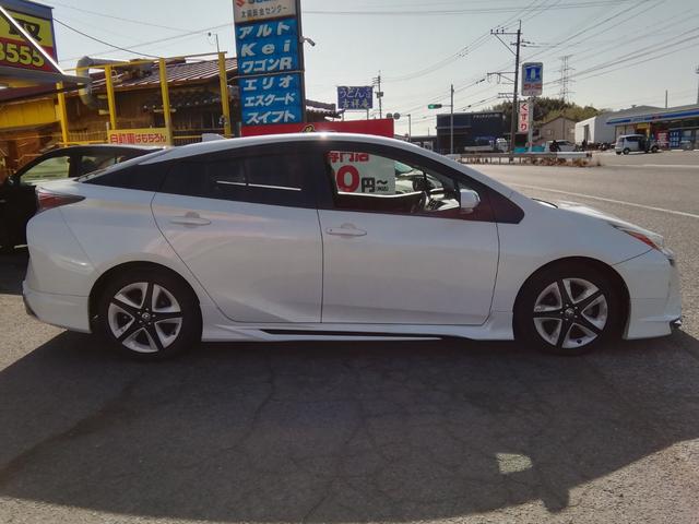 プリウス Ｓツーリングセレクション　モデリスタエアロ　ＳＤナビ　バックカメラ　フルセグＴＶ　Ｂｌｕｅｔｏｏｔｈ　ＣＤ／ＤＶＤ　クルーズコントロール　アイドリングストップ　衝突軽減ブレーキ　横滑り防止　オートＬＥＤライト　１７インチＡＷ（29枚目）