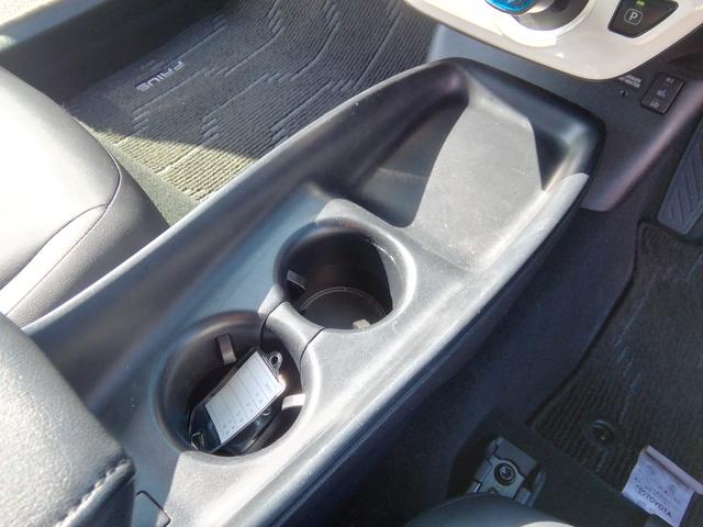 プリウス Ｓツーリングセレクション　モデリスタエアロ　ＳＤナビ　バックカメラ　フルセグＴＶ　Ｂｌｕｅｔｏｏｔｈ　ＣＤ／ＤＶＤ　クルーズコントロール　アイドリングストップ　衝突軽減ブレーキ　横滑り防止　オートＬＥＤライト　１７インチＡＷ（37枚目）