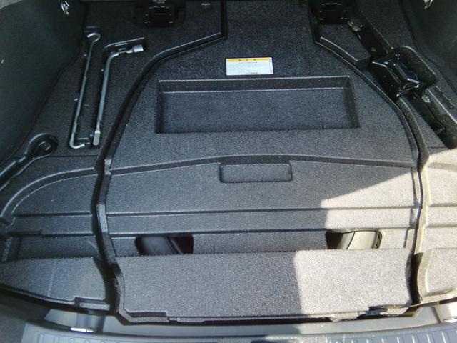 プリウス Ｓツーリングセレクション　モデリスタエアロ　ＳＤナビ　バックカメラ　フルセグＴＶ　Ｂｌｕｅｔｏｏｔｈ　ＣＤ／ＤＶＤ　クルーズコントロール　アイドリングストップ　衝突軽減ブレーキ　横滑り防止　オートＬＥＤライト　１７インチＡＷ（43枚目）