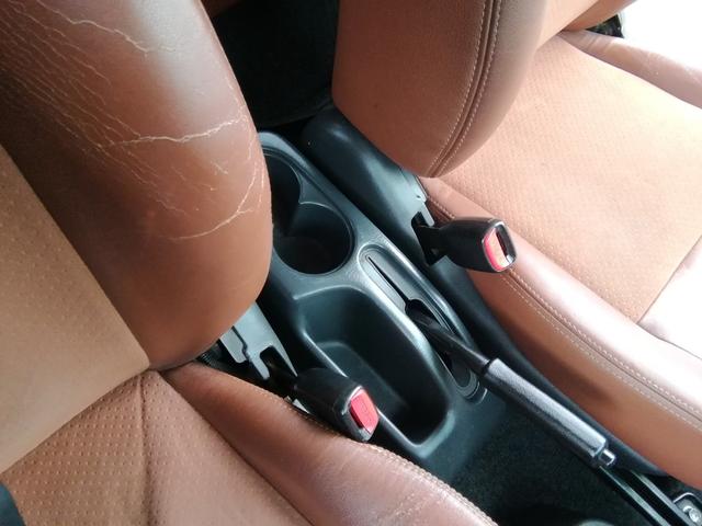 ジムニー ランドベンチャー　４ＷＤ切替　リフトアップ　ＨＤＤナビ　ワンセグＴＶ　ＣＤ／ＤＶＤ再生　社外１６インチＡＷ　フォグランプ　ハードカバー付き背面タイヤ　ハーフレザーシート　電動格納ミラー　ライトレベライザー　エアコン（21枚目）