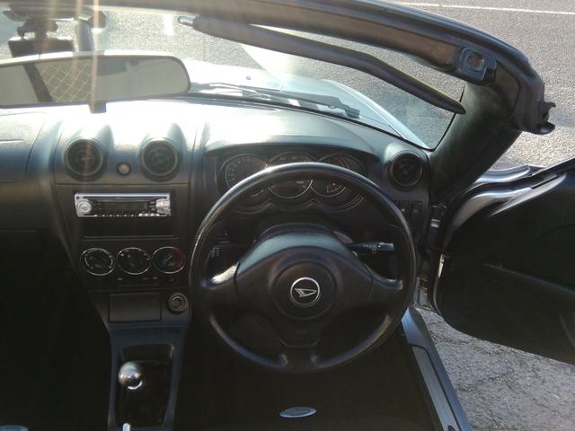 コペン アクティブトップ　５速ＭＴ　電動オープン　ＣＤ再生　フォグランプ　ドライブレコーダー　１５インチアルミホイール　キーレス　エアコン　パワーステアリング　パワーウィンドウ　ＡＢＳ　ダブルエアバック（8枚目）