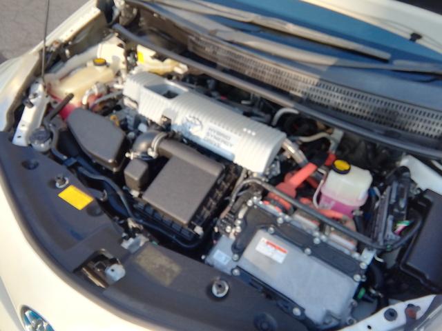 プリウスアルファ Ｓ　走行７１５３０ＫＭ　ＳＤナビ　バックカメラ　ワンセグＴＶ　電格ミラー　アイドリングストップ　横滑り防止　ライトレベライザー　ステアリングスイッチ　ＥＴＣ　１６インチＡＷ　プッシュスタート　スマートキー（2枚目）