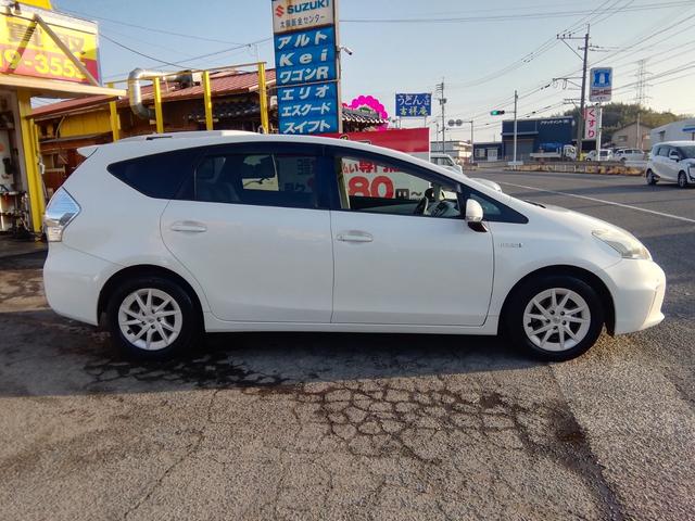 プリウスアルファ Ｓ　走行７１５３０ＫＭ　ＳＤナビ　バックカメラ　ワンセグＴＶ　電格ミラー　アイドリングストップ　横滑り防止　ライトレベライザー　ステアリングスイッチ　ＥＴＣ　１６インチＡＷ　プッシュスタート　スマートキー（6枚目）