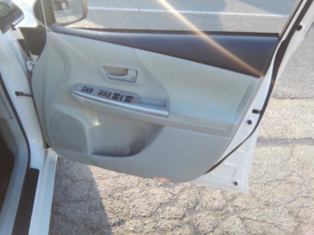 プリウスアルファ Ｓ　走行７１５３０ＫＭ　ＳＤナビ　バックカメラ　ワンセグＴＶ　電格ミラー　アイドリングストップ　横滑り防止　ライトレベライザー　ステアリングスイッチ　ＥＴＣ　１６インチＡＷ　プッシュスタート　スマートキー（14枚目）