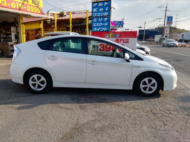 プリウス Ｓ　走行６４５３０ｋｍ　ＳＤナビ　フルセグＴＶ　バックカメラ　Ｂｌｕｅｔｏｏｔｈ　ＣＤ／ＤＶＤ再生　電動格納ミラー　オートＨＩＤライト　フォグランプ　アイドリングストップ　横滑り防止　ＥＴＣ　Ｐスタート（14枚目）